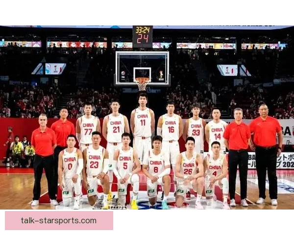 中国男篮逆转取胜晋级亚洲杯四强创历史新篇章全场沸腾展现团队精神