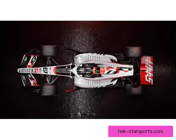 F1赛季最新动态：车队策略调整与赛车性能全面解析