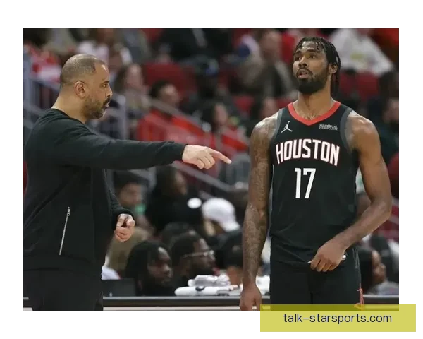 NBA赛场风云再起巨星对决引爆季后赛格局悬念升级